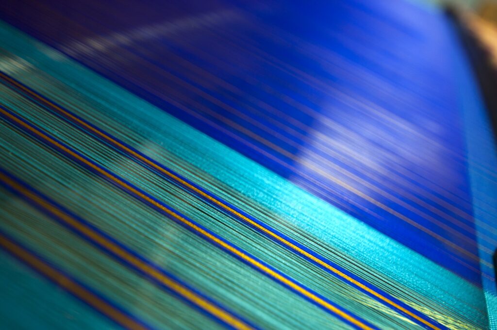 Weaving Kanchipuram silk sari.